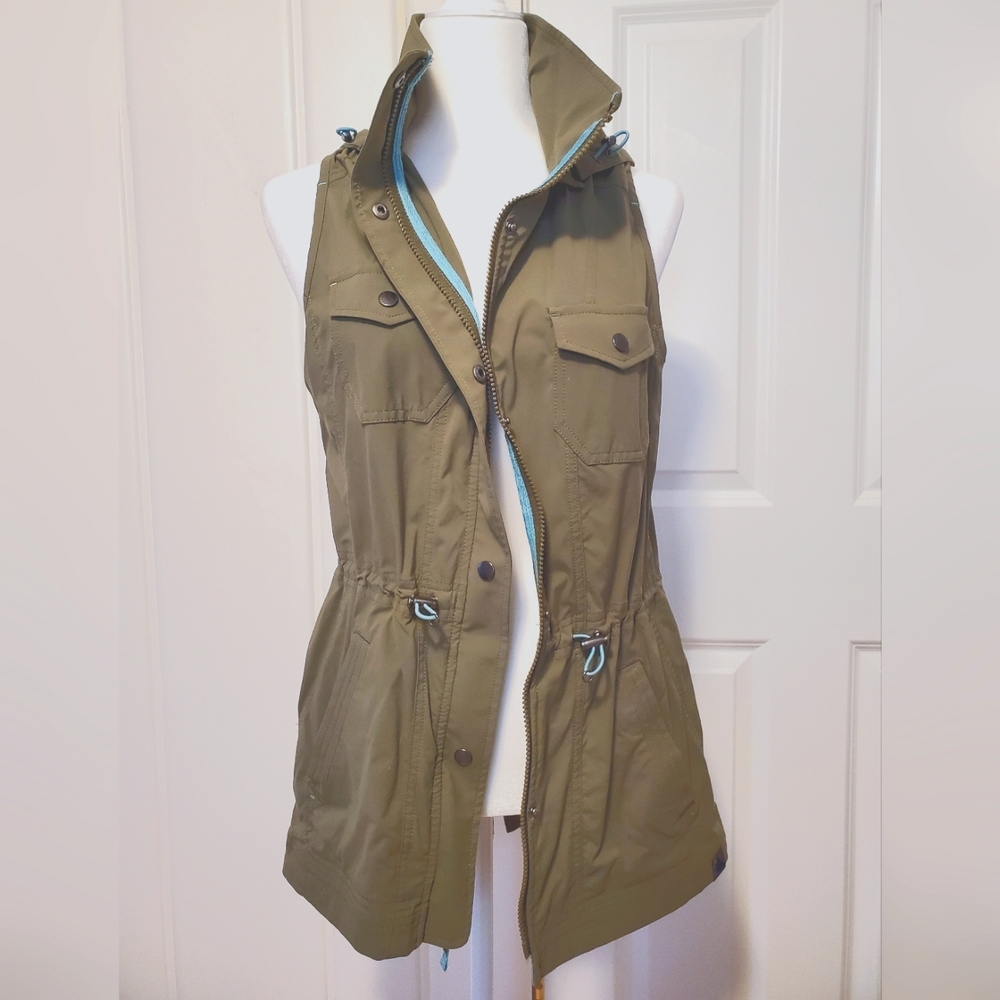LL Bean Vest Size Small Olive Green with Teal Accent